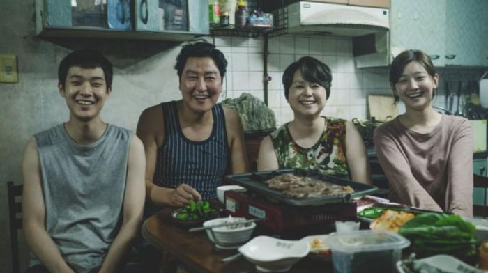 Parasite Review: A Masterpiece, Brilliant Movie - Cultura Kritik mendalam plot twist film Parasite yang mengejutkan